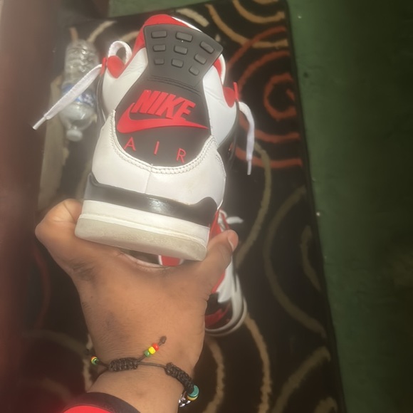 Jordan 4 air jordan retro oh fire red basically brand new - Picture 3 of 11